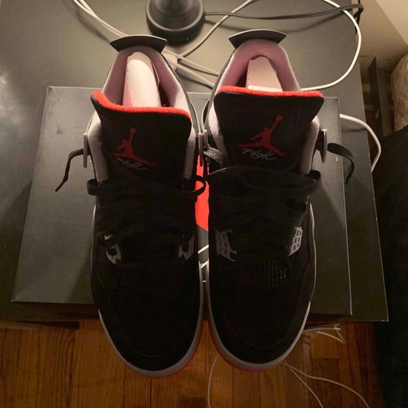 Jordan 4 - Picture 2 of 3